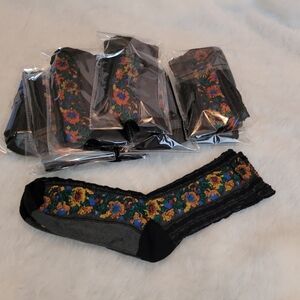 NEW IN PACKING * 10 Pair Socks * Floral * Women's * One Size * Fits 5 To 8 *